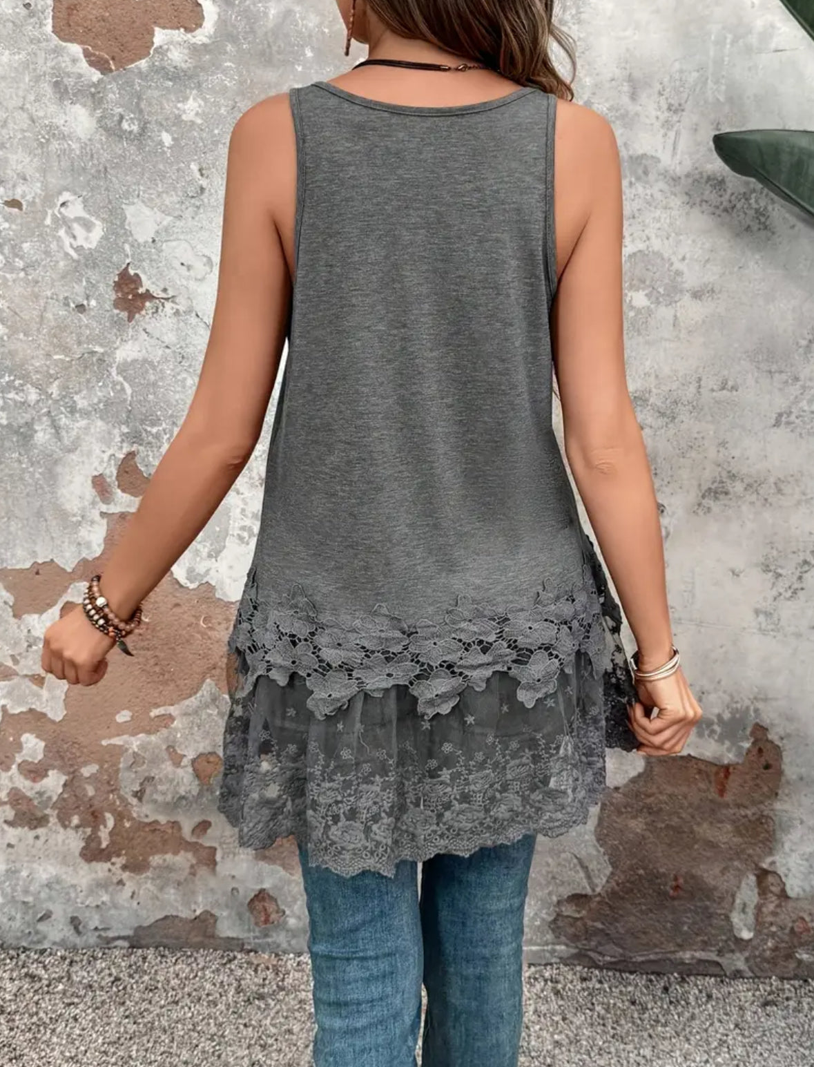 Sleeveless Lace Trim Tank Top with Round Neck
