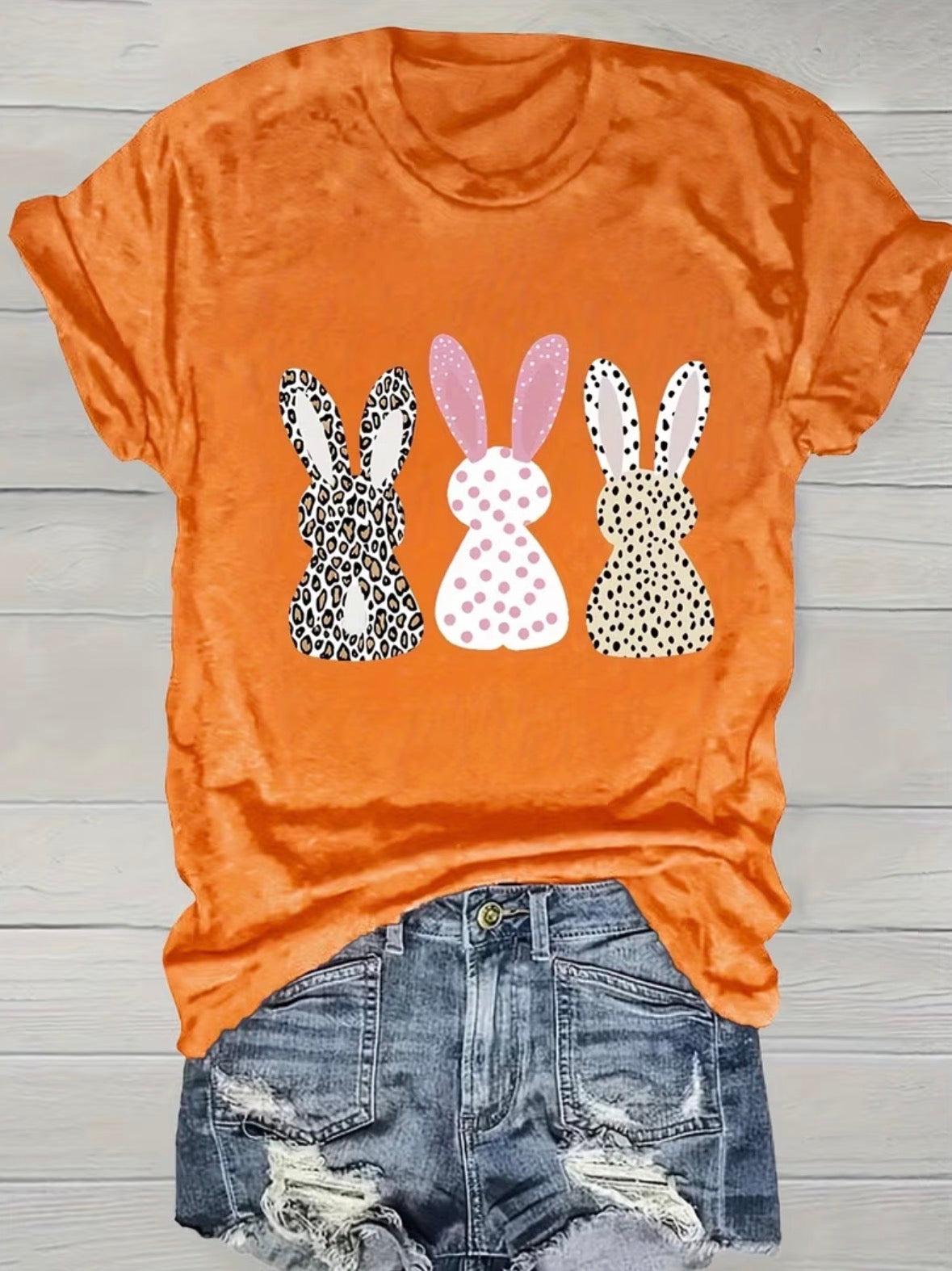 Short Sleeve Graphic T-shirt - 3 bunnies
