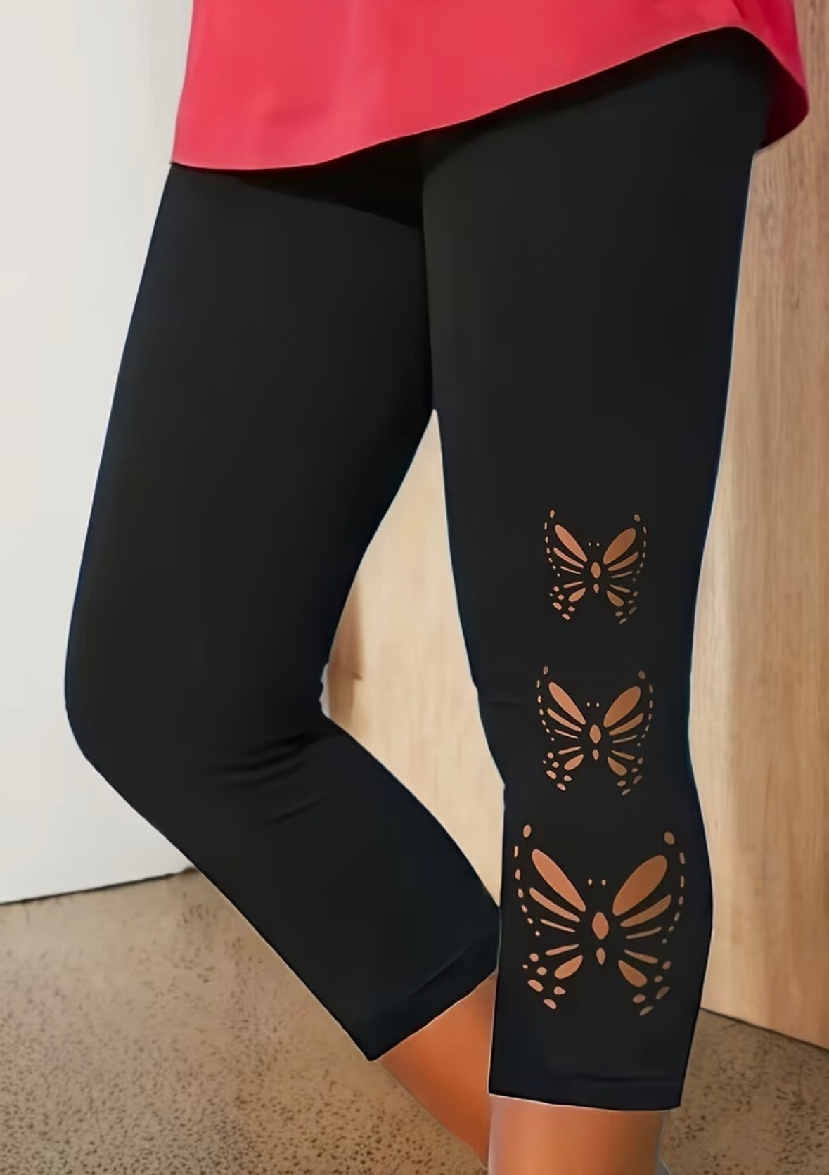 Plus Size Butterfly Cutout Capri