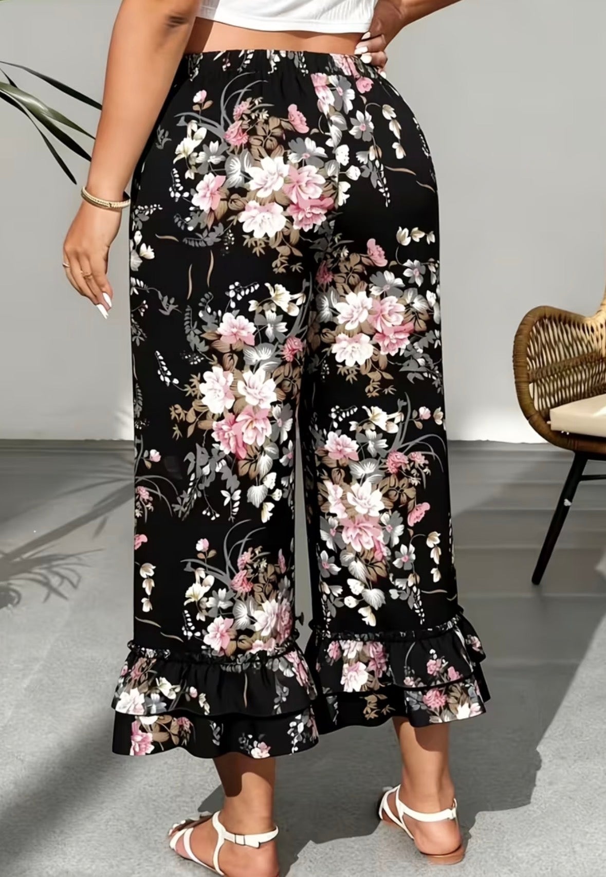 Plus Size Pants with Ruffled Hems And Pockets