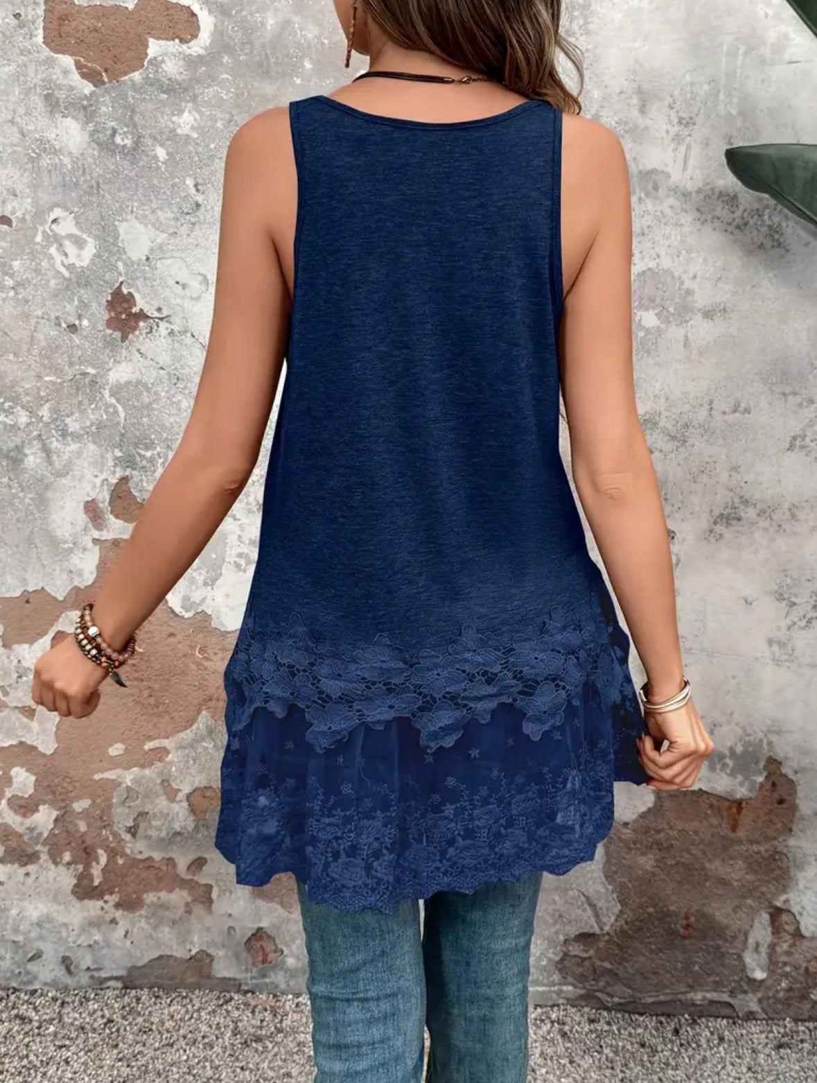 Sleeveless Lace Trim Tank Top with Round Neck