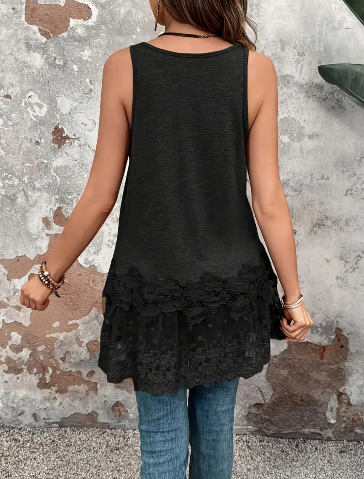 Sleeveless Lace Trim Tank Top with Round Neck