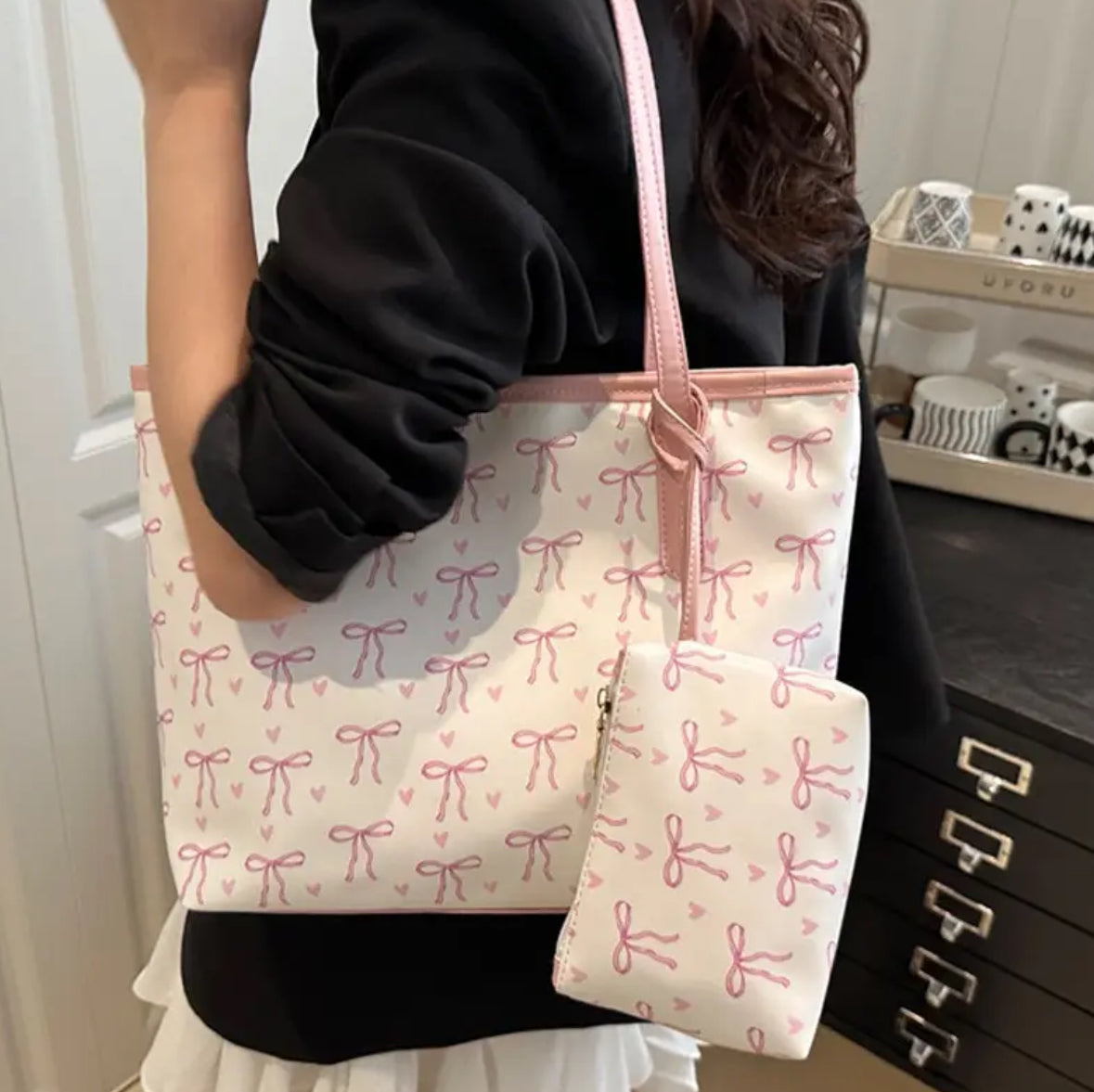 Large Handbag Tote with Handles and Bow Prints