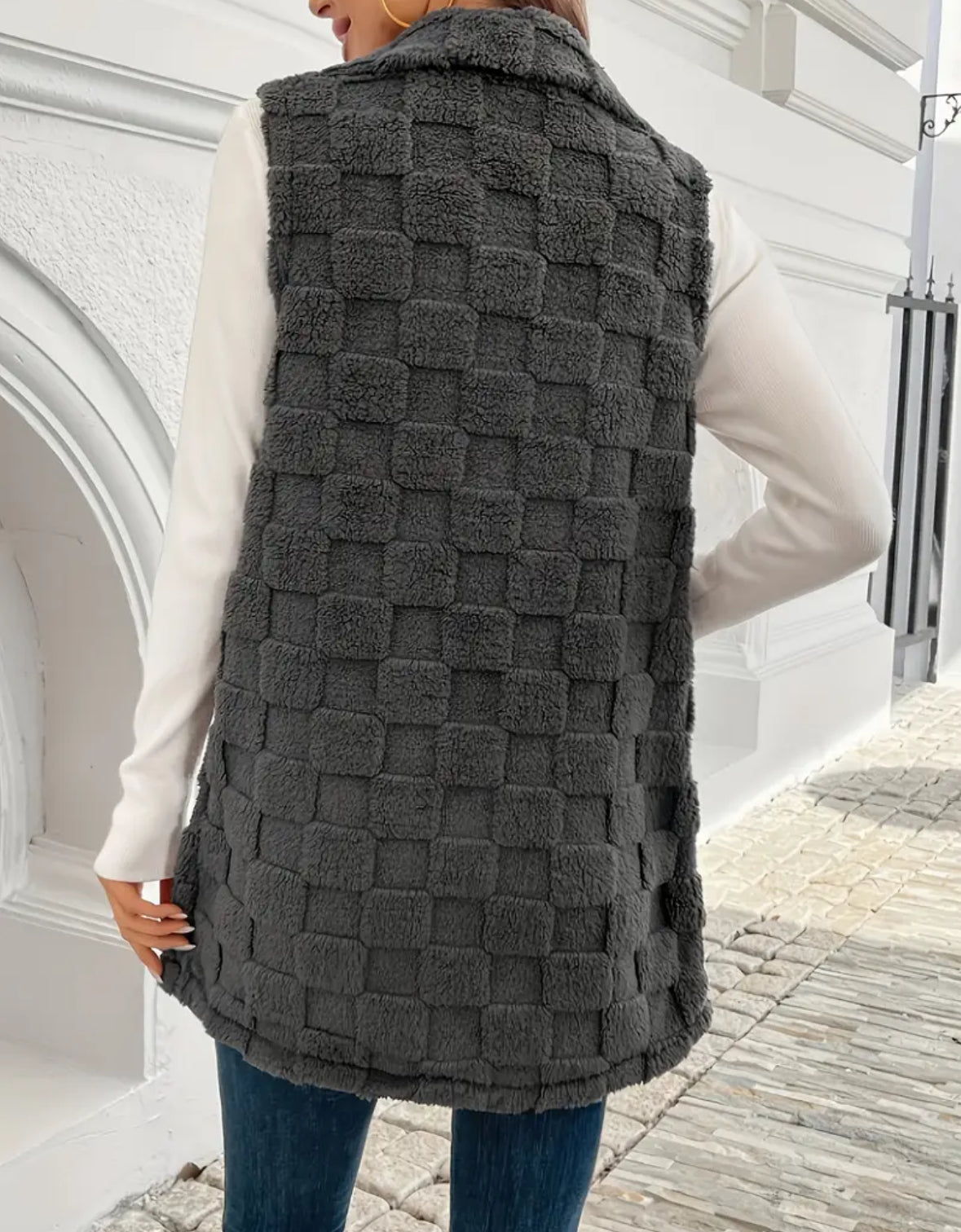 Plus Size Sleeveless Knit Vest with Basket Pattern