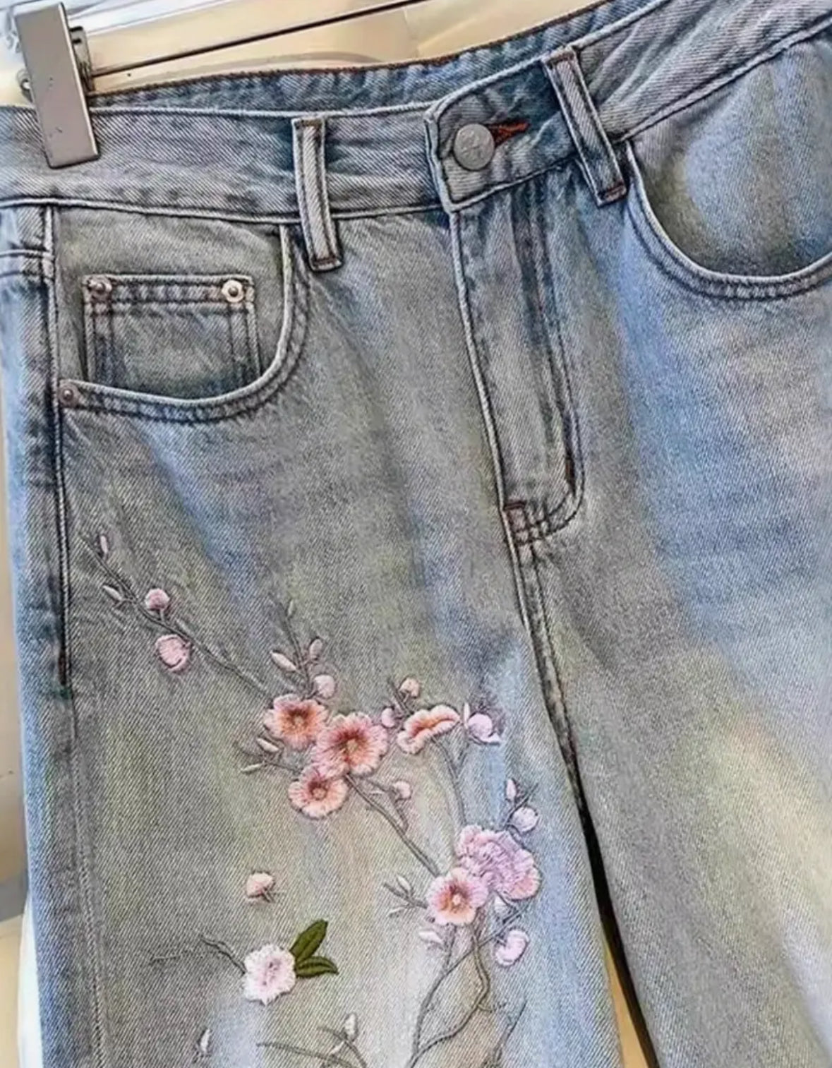 High-Waisted Regular Fit with Embroidered Pink Flowers