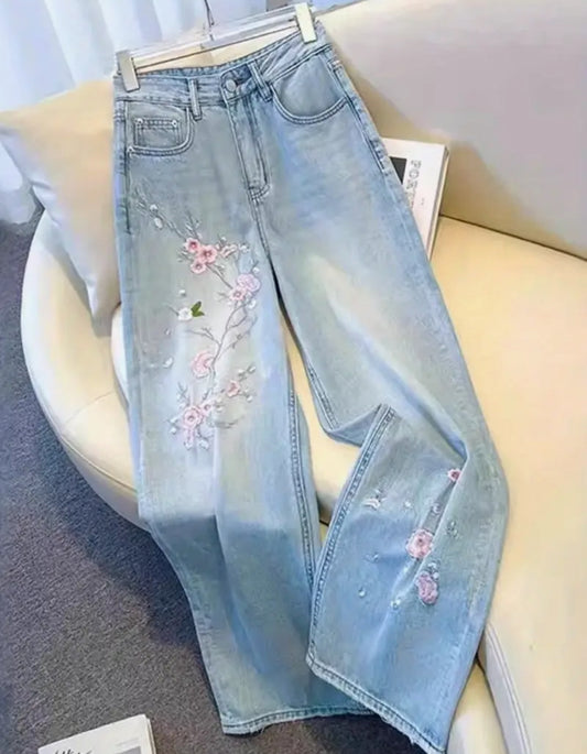 High-Waisted Regular Fit with Embroidered Pink Flowers
