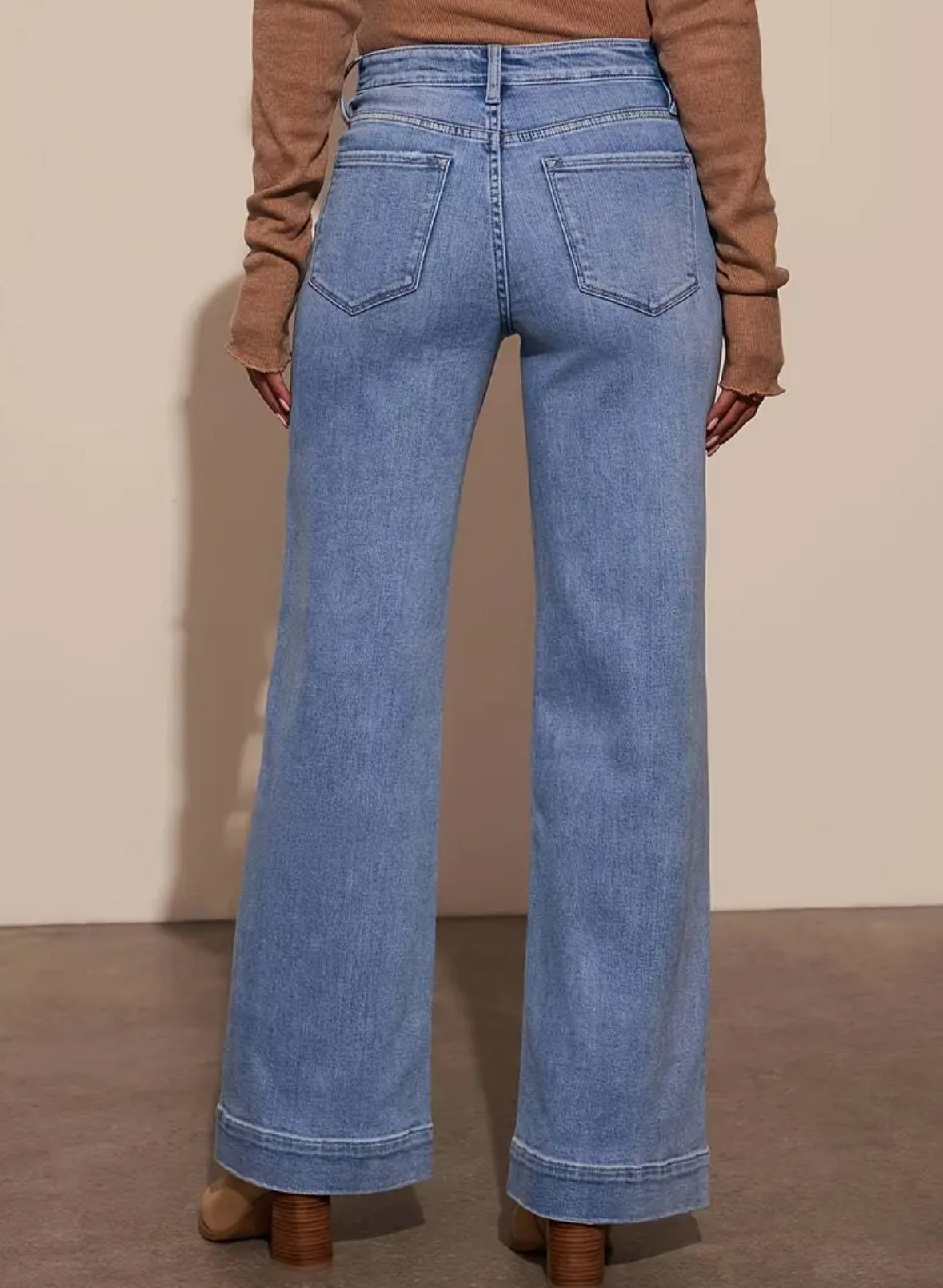 High Waisted Wide-Leg Jeans