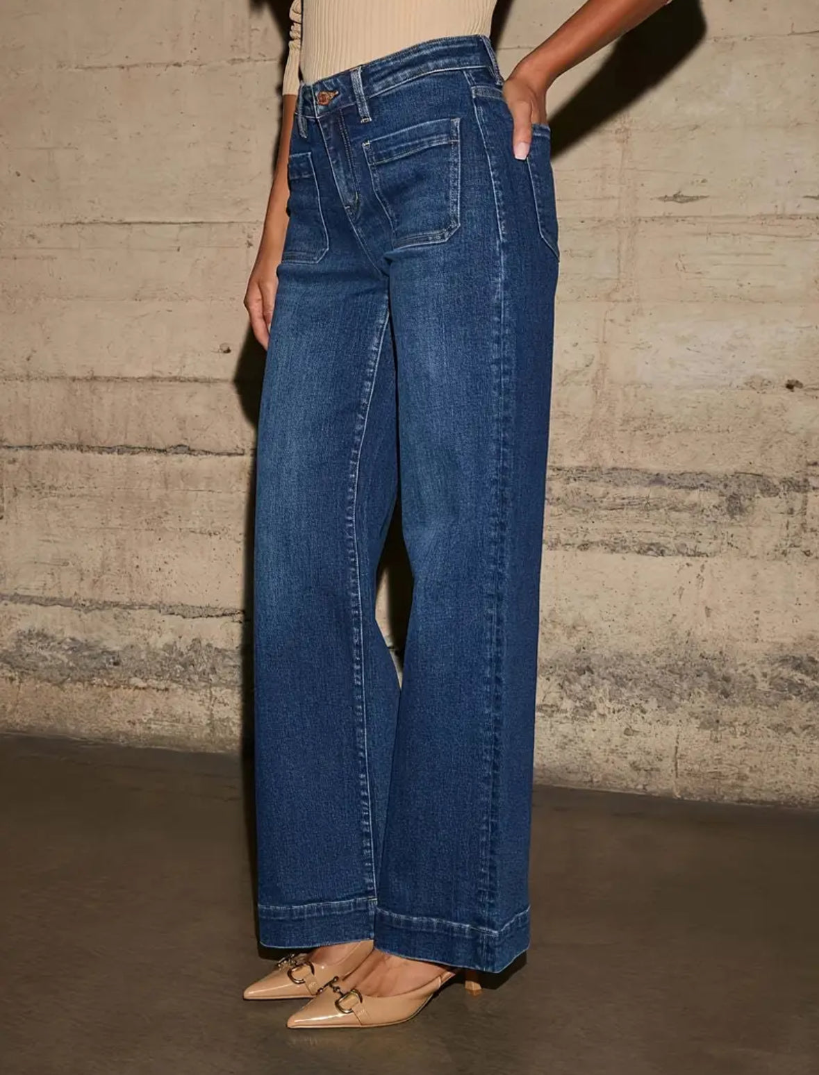High Waisted Wide-Leg Jeans
