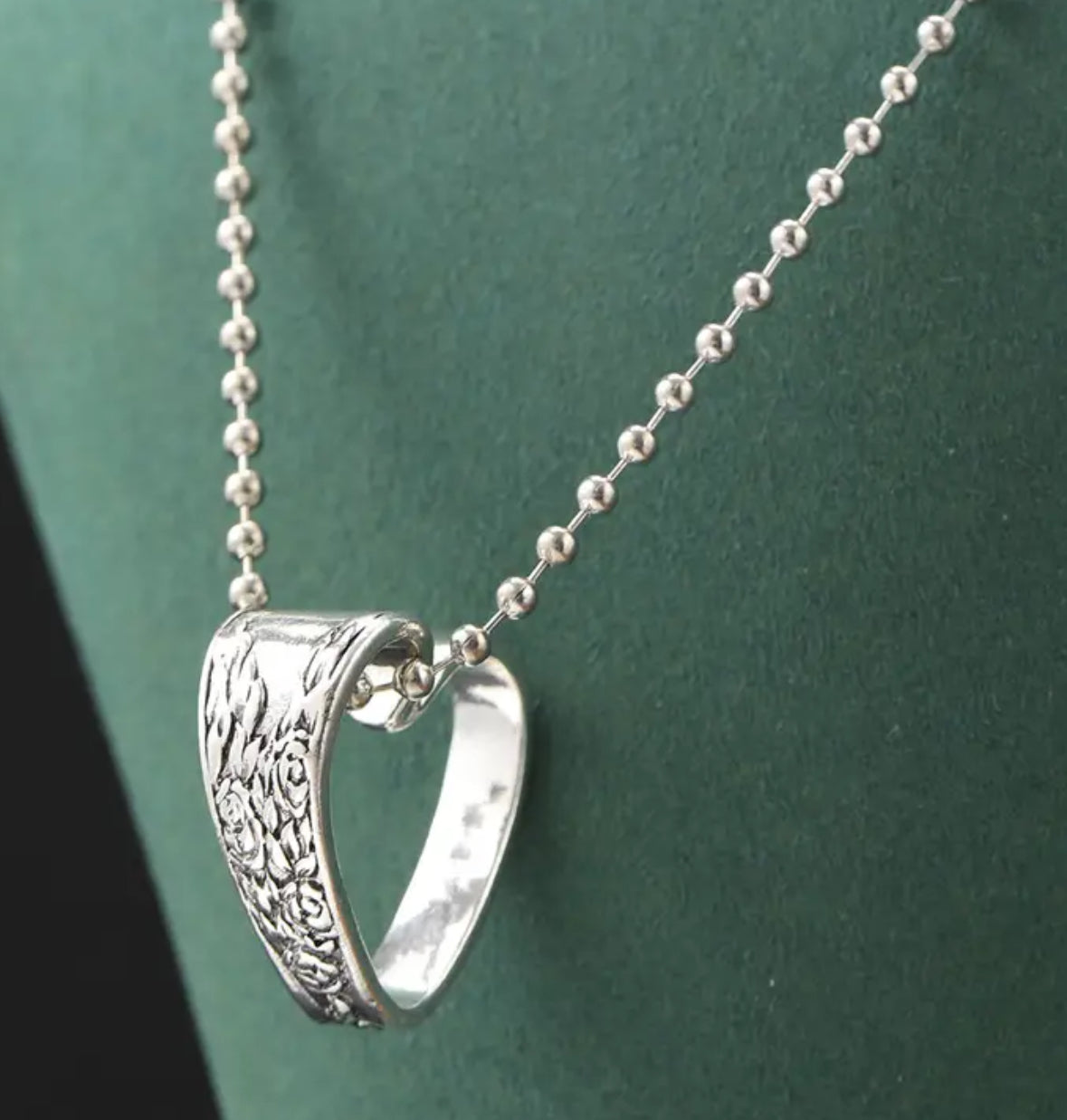 Bohemian Flower Heart Carved Pendant Necklace