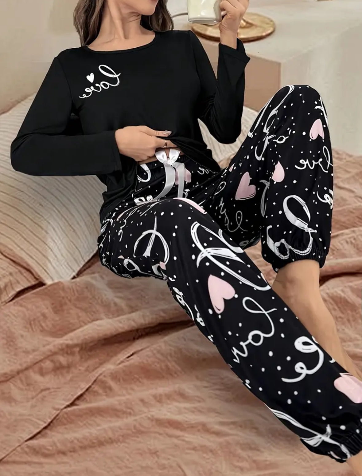 2-piece Loungewear Set with “Love” Slogan and Hearts