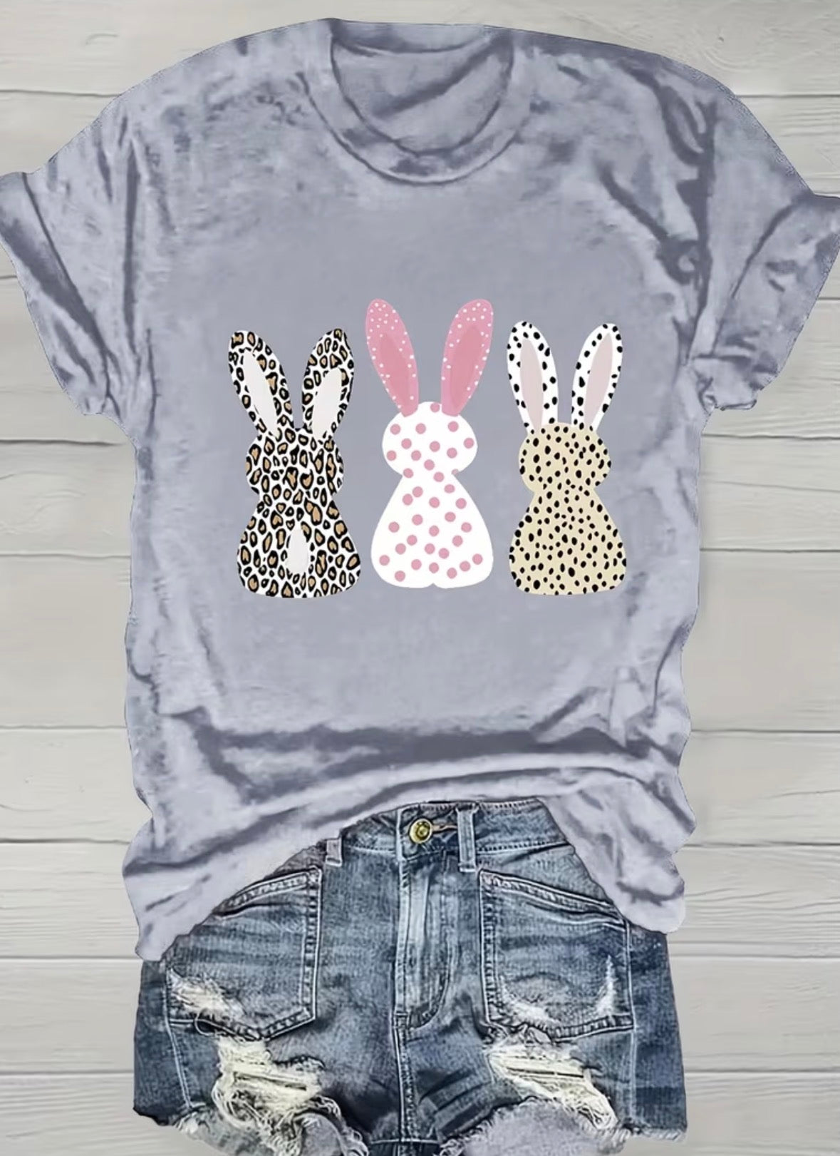 Short Sleeve Graphic T-shirt - 3 bunnies