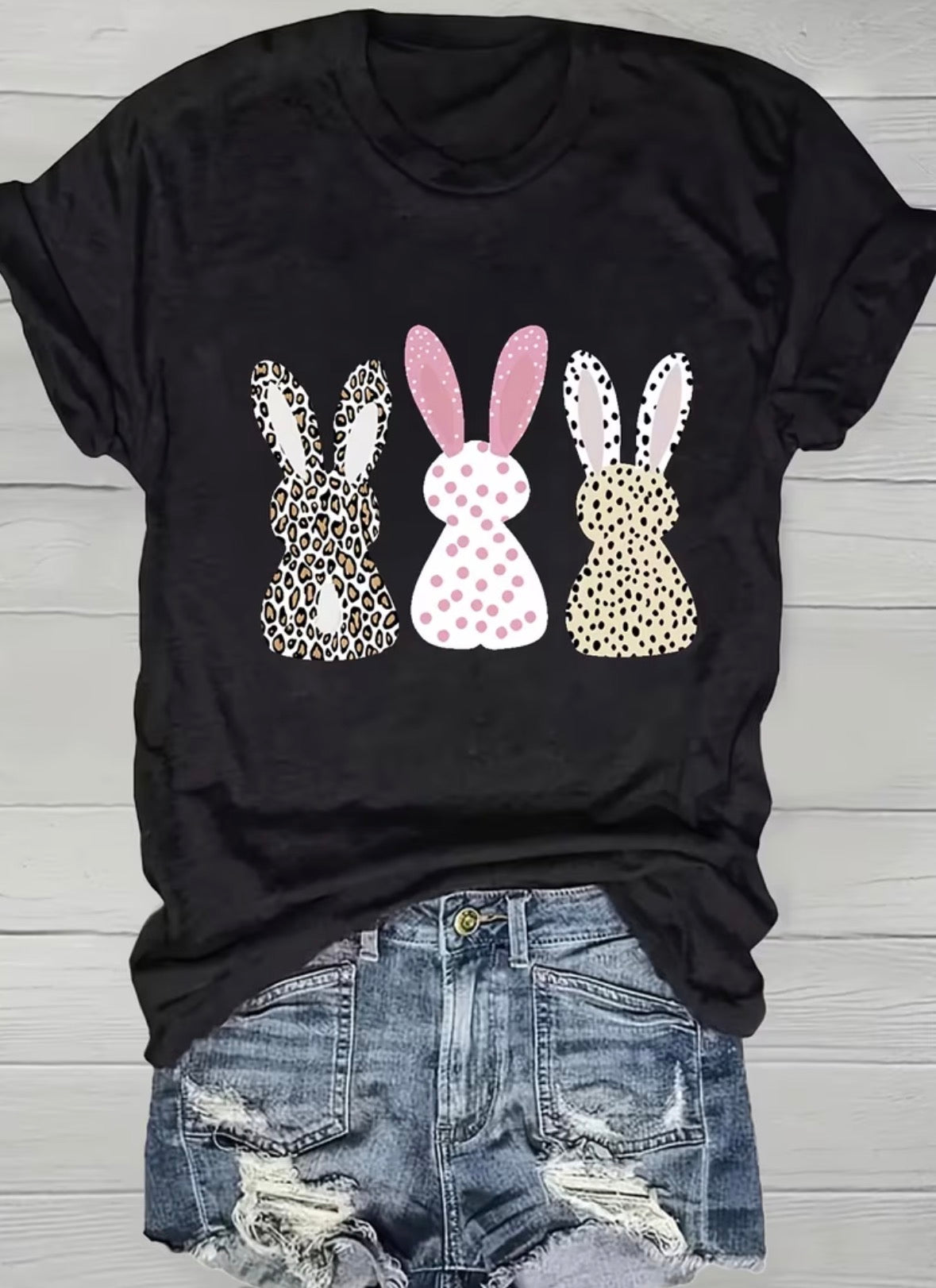 Short Sleeve Graphic T-shirt - 3 bunnies