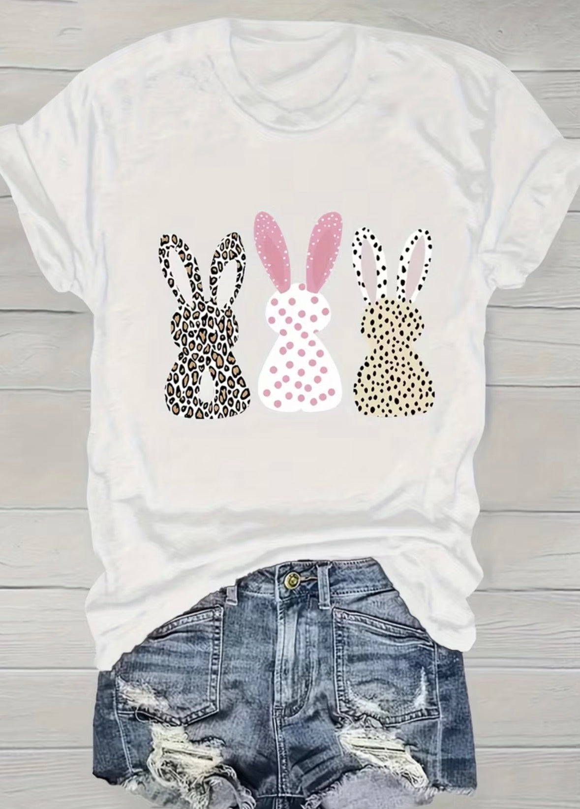 Short Sleeve Graphic T-shirt - 3 bunnies