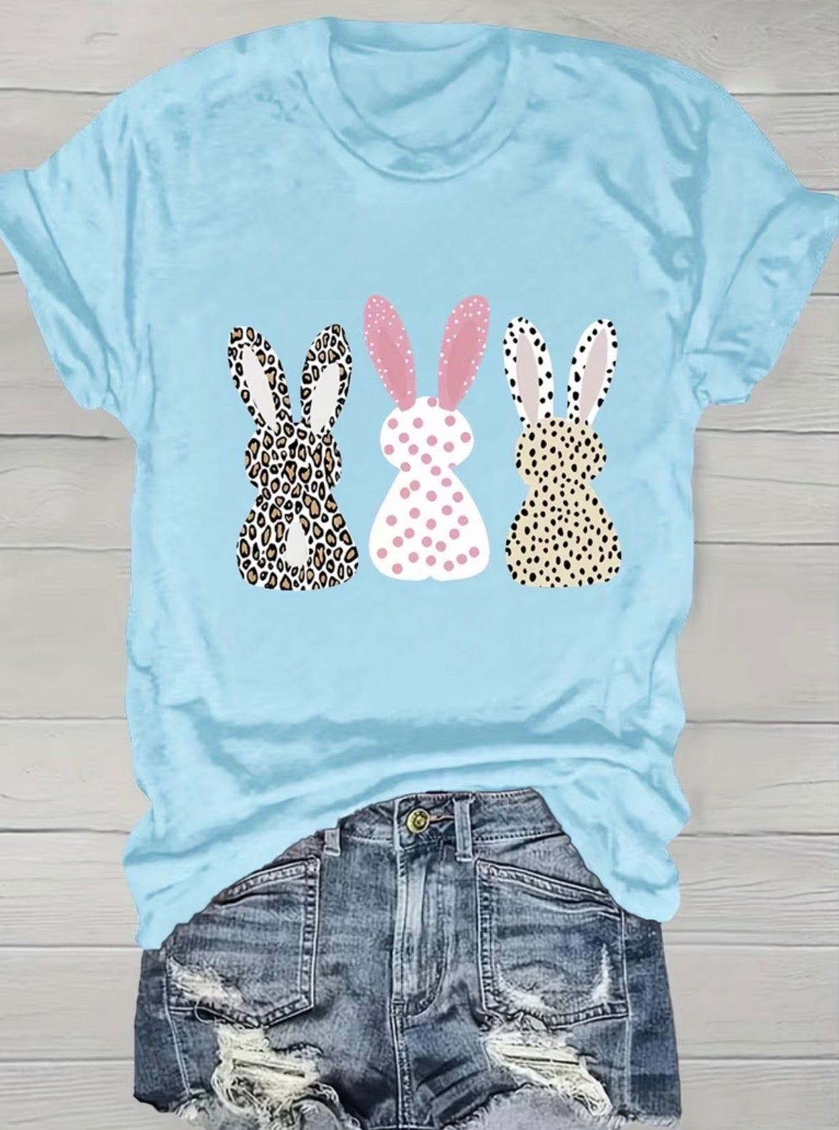Short Sleeve Graphic T-shirt - 3 bunnies