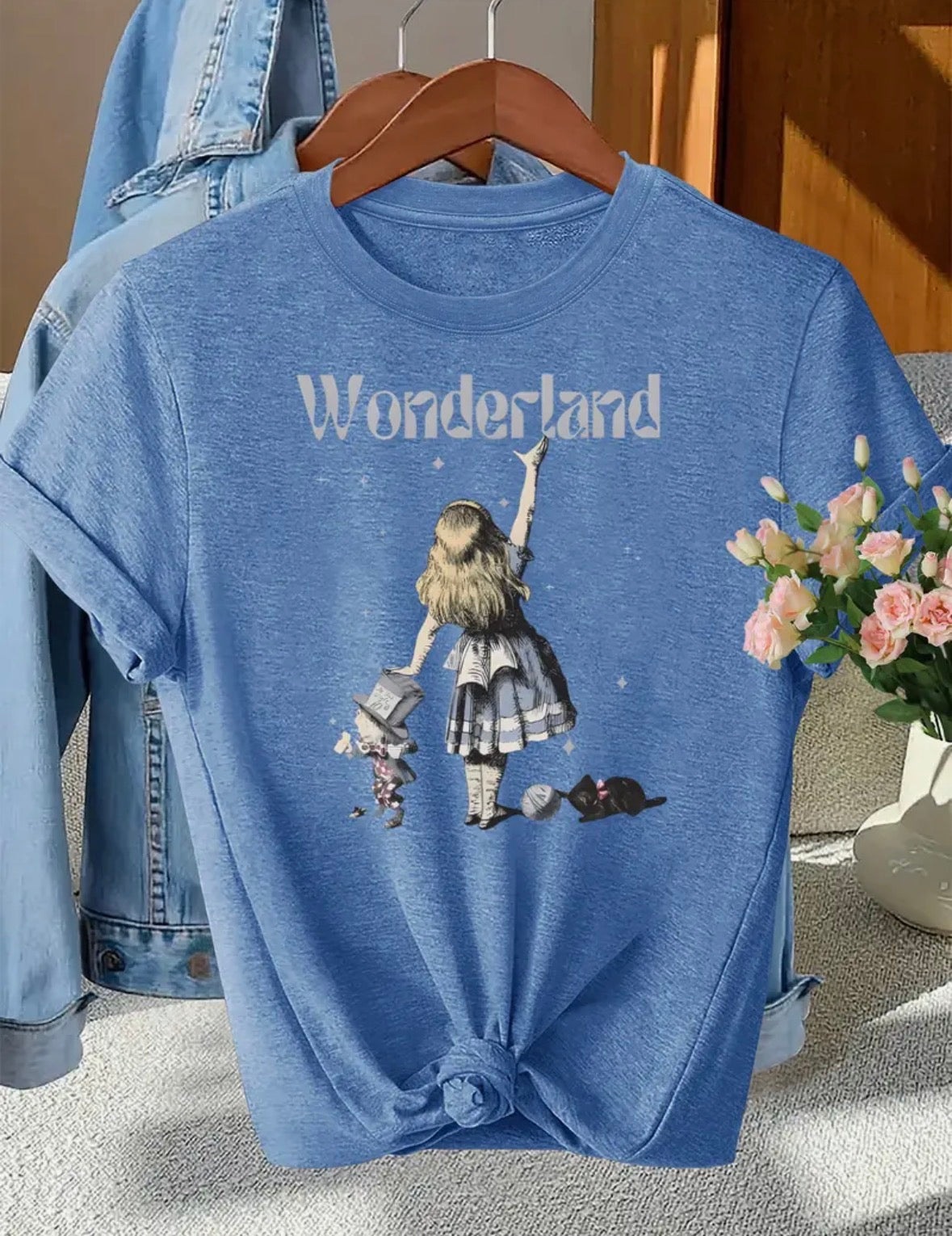 Short Sleeve Graphic T-shirt “Wonderland”