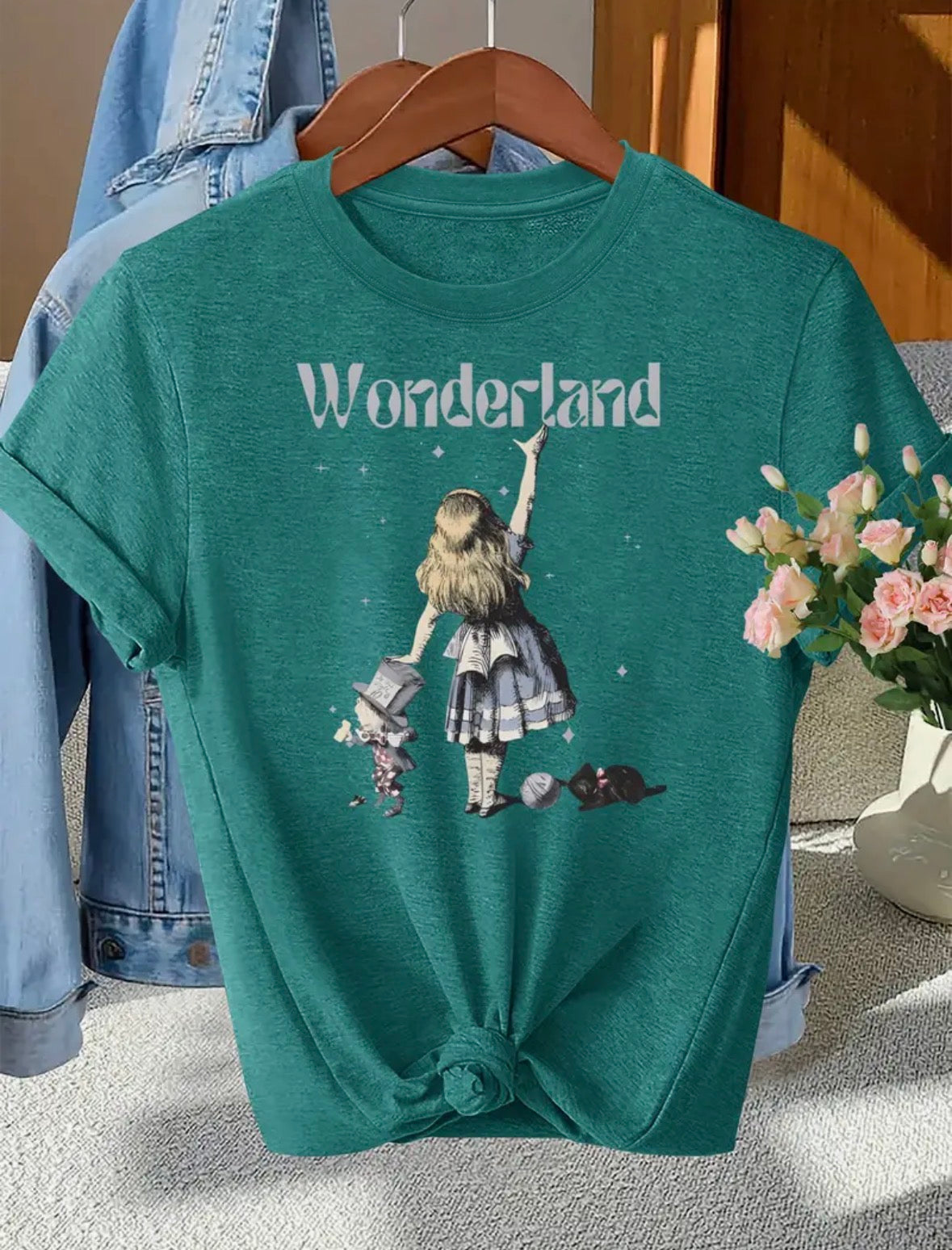 Short Sleeve Graphic T-shirt “Wonderland”