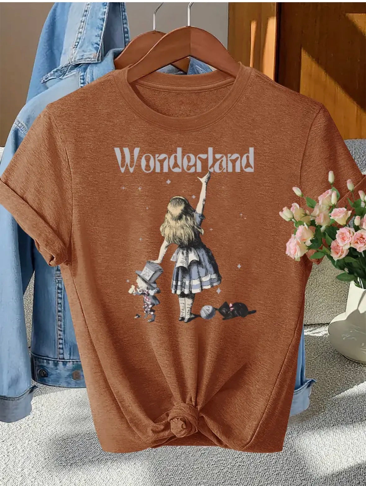 Short Sleeve Graphic T-shirt “Wonderland”