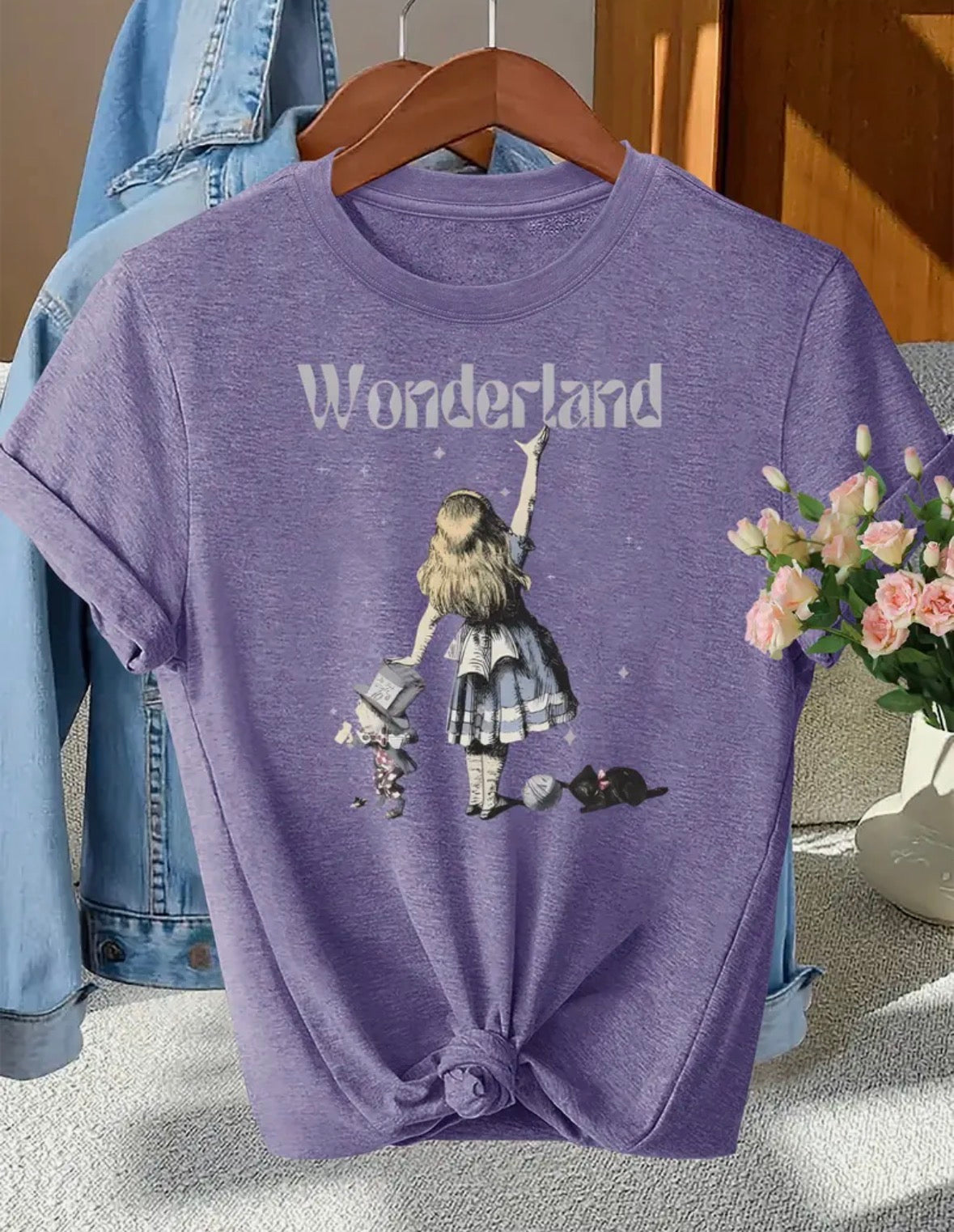 Short Sleeve Graphic T-shirt “Wonderland”