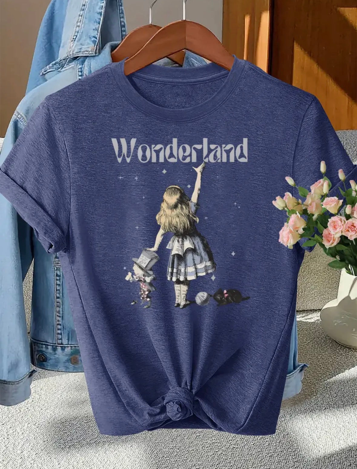 Short Sleeve Graphic T-shirt “Wonderland”