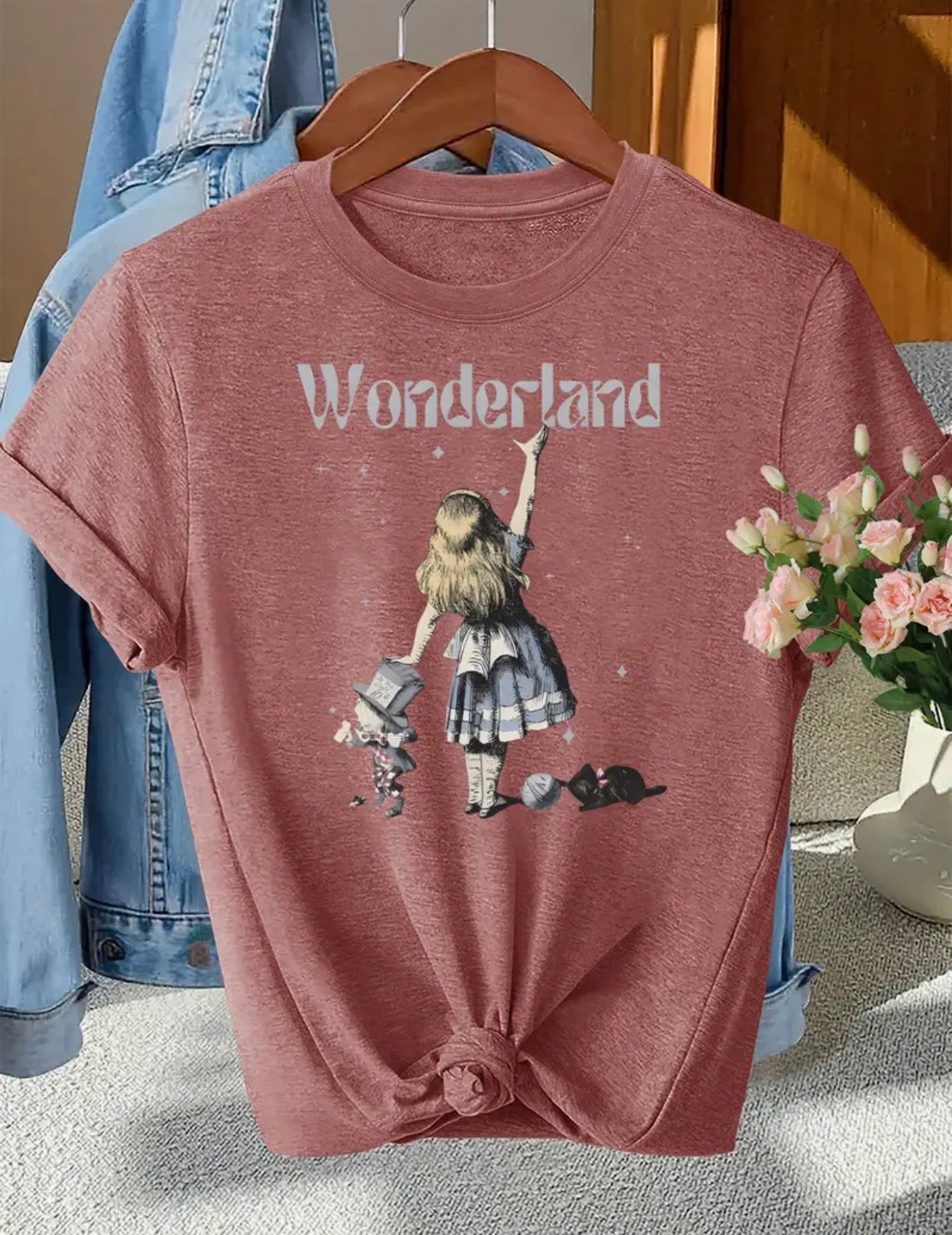 Short Sleeve Graphic T-shirt “Wonderland”