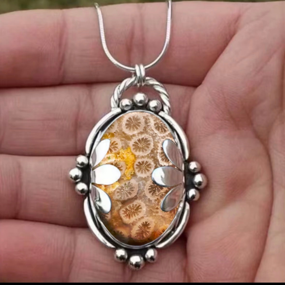 Bohemian Spiral Marbled Agate-like Pendant Necklace