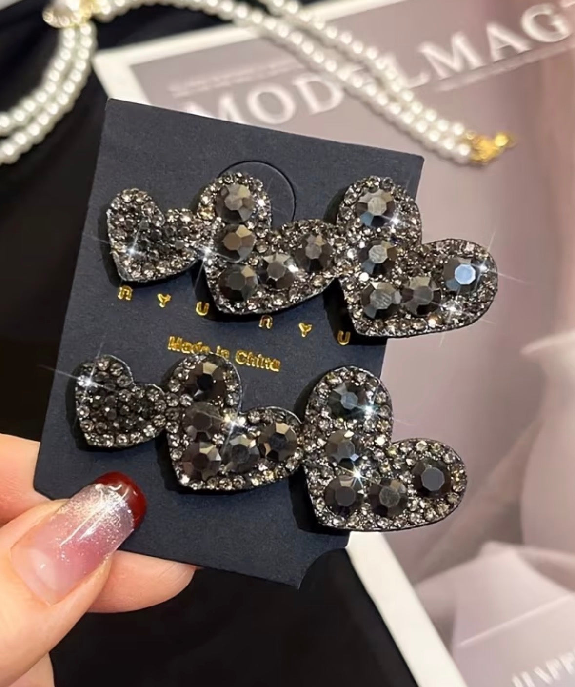 2-pack Descending Glittery Heart Hair Clips