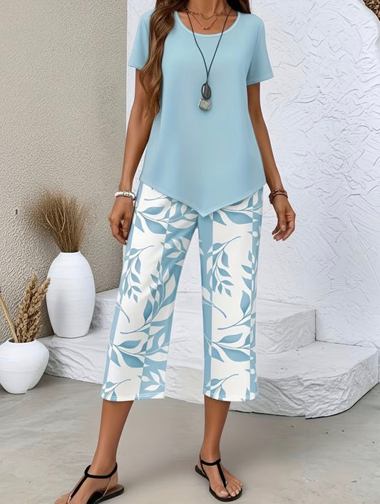2-Piece Outfit with a Short-Sleeve Round Neck Top with a Leaf Pattern Wide-Leg Pants