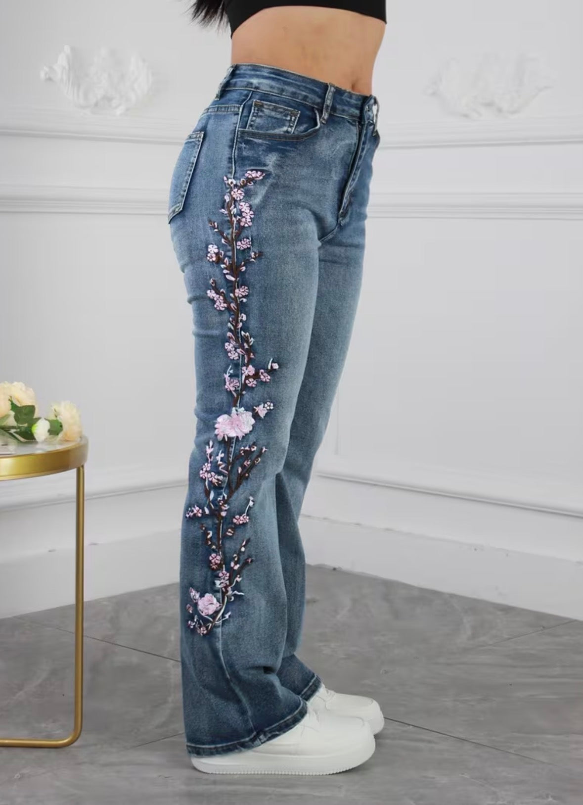 Vintage Style High-Waist Stretch Denim Jeans with Floral Embroidery