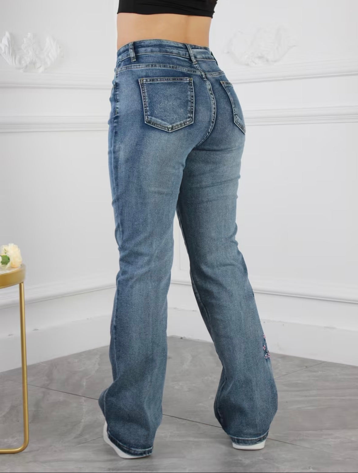 Vintage Style High-Waist Stretch Denim Jeans with Floral Embroidery