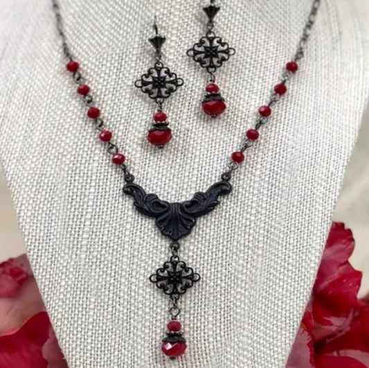 Gothic Black Four-Leaf Clover with Red Bead Earrings and Necklace Set