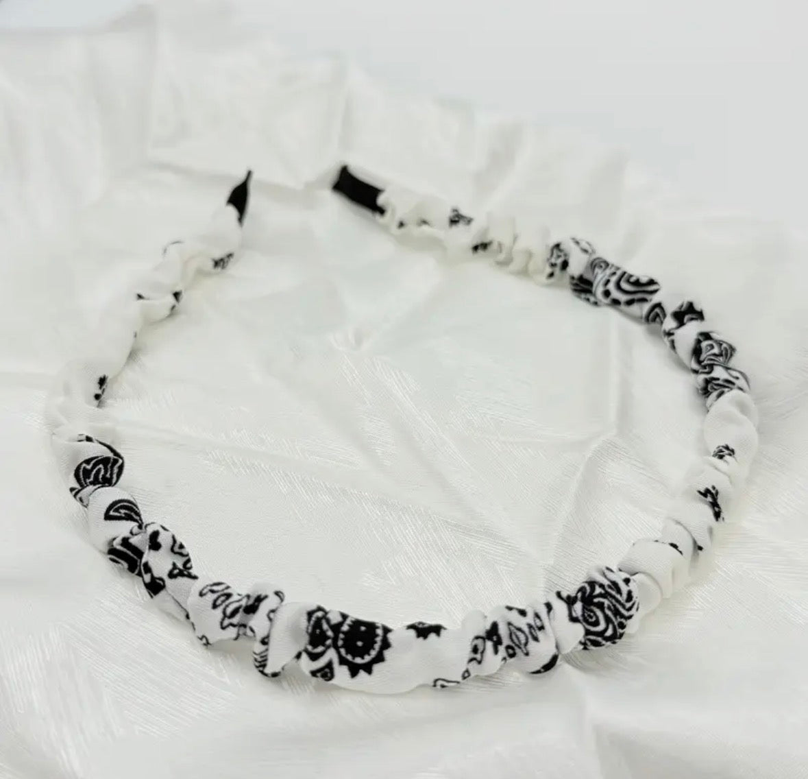 3-piece Pleated Slim Paisley Headband Set