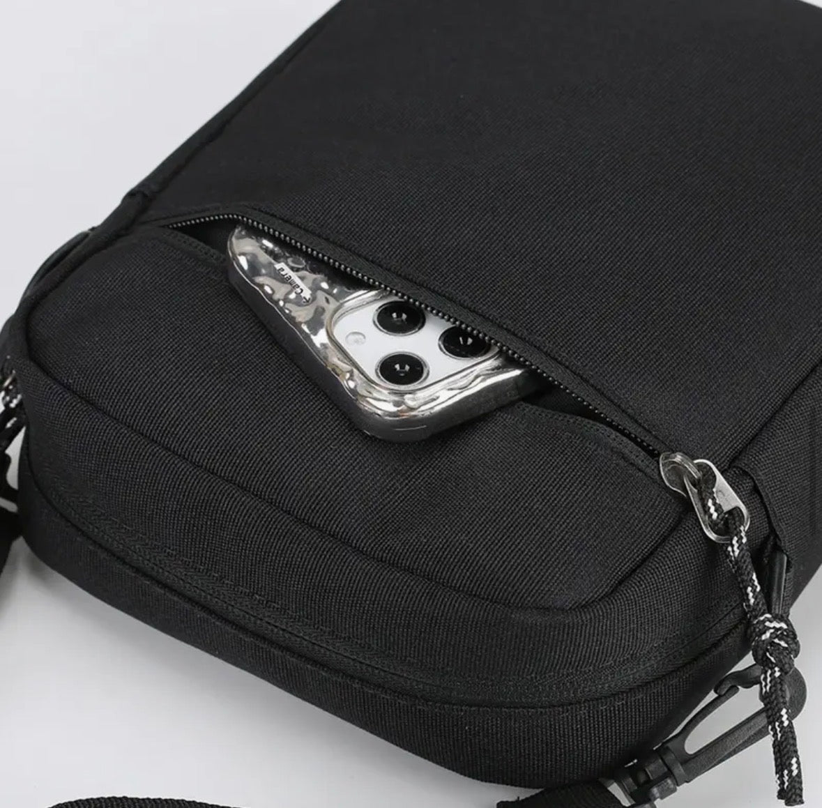 Four-Skull Large Capacity Shoulder Bag