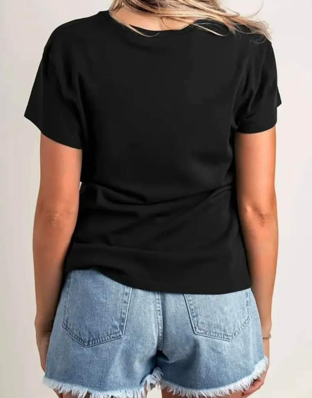 Graphic T-shirt "It Ain't Going to Stuff Itself"